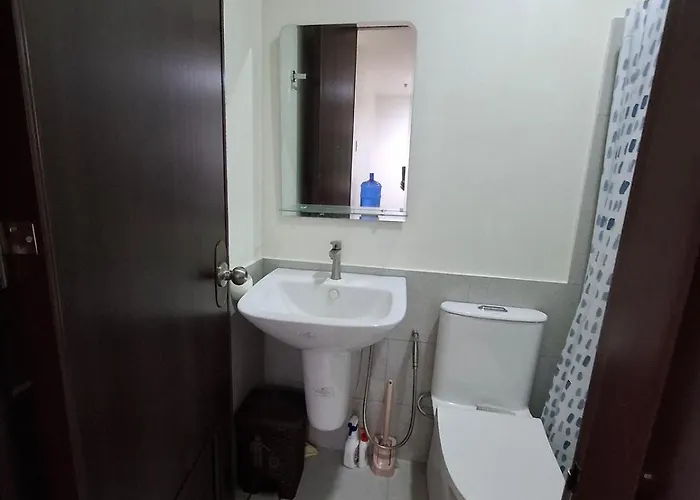 Modern At The Median Near It Park 3*